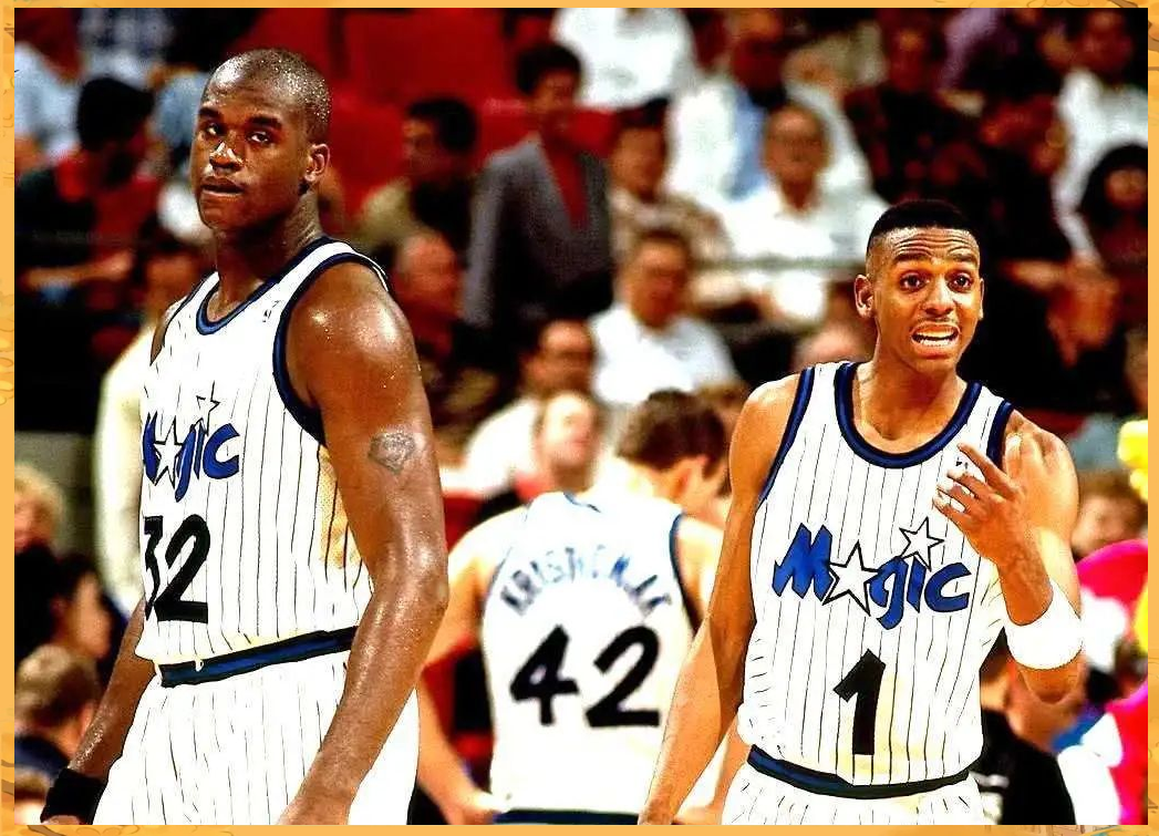 菲尼克斯太阳轻取中国男篮，威斯布鲁克极限生还后反打峡谷大战八强赛，让粉丝疯狂欢呼的简单介绍